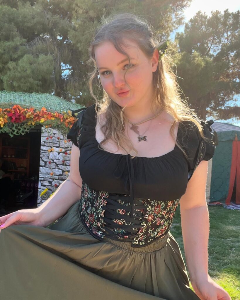 Eliza Eves Biography: Age, Height, Career & Net Worth 2025